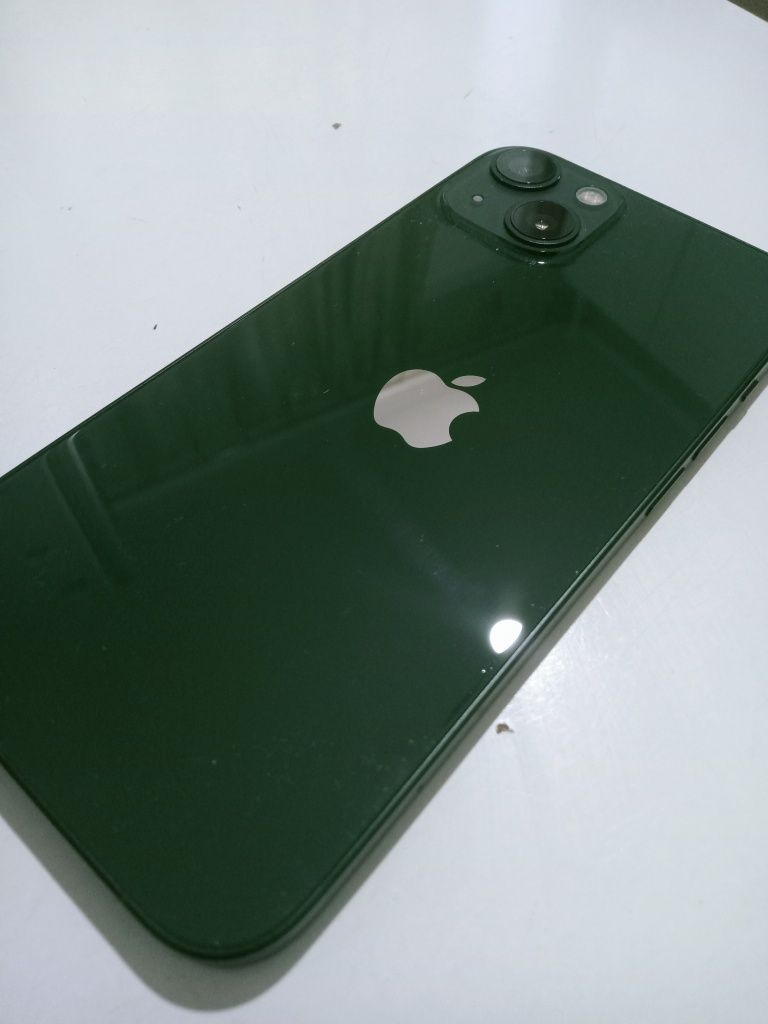 iPhone 13 в отличном состоянии