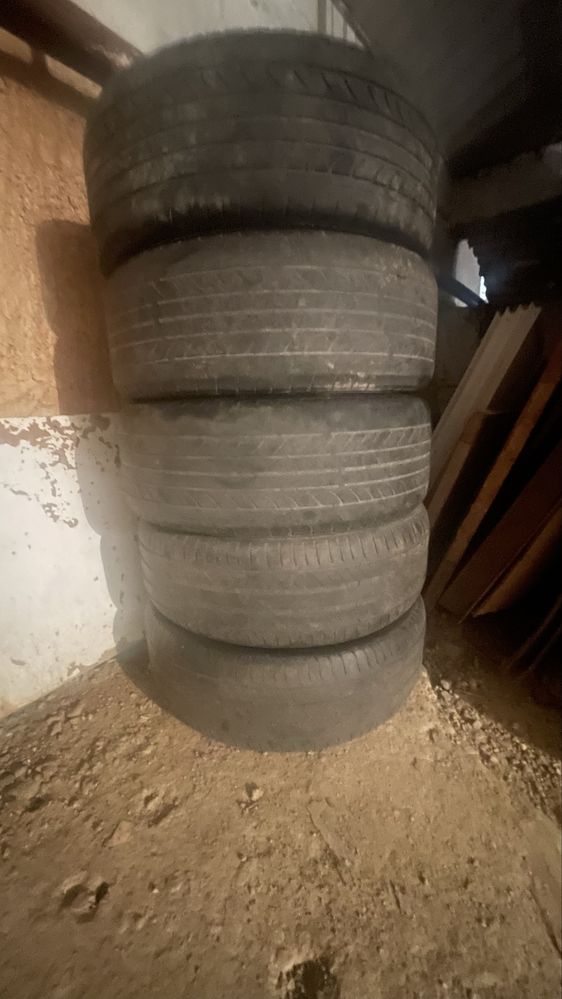 В хорошем состояние 215/55/17