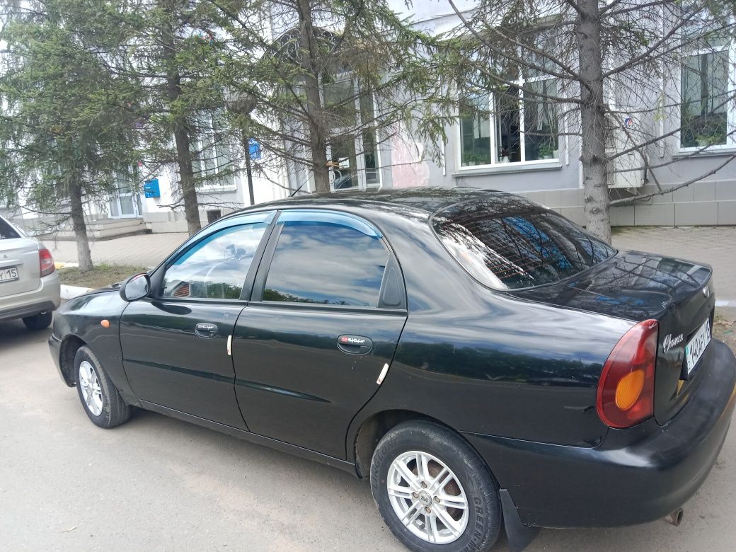 Продам автомобиль Шанс, Экономная в хорошем состоянии.
