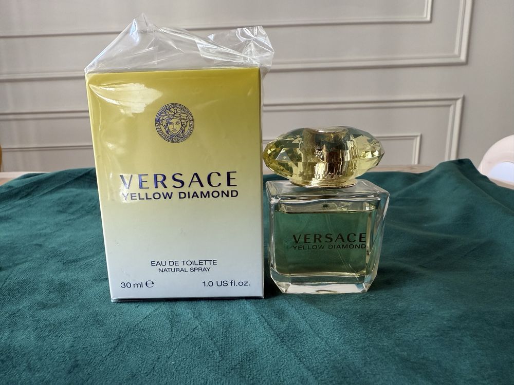 Продаю Versace Bright Crystal Yellow Diamond