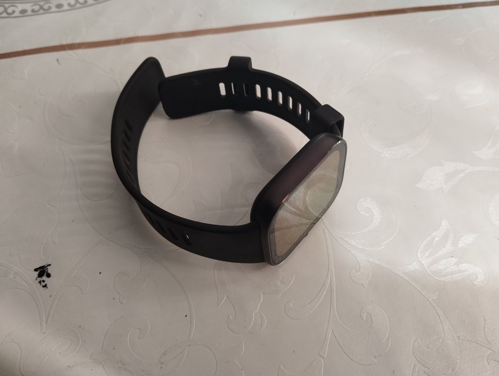Redmi Watch 4 очен хорошое состаяние ни разу не носил (с коробкой)