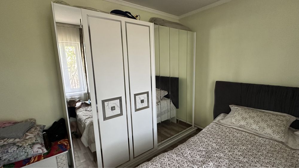 Продам спальный гарнитур