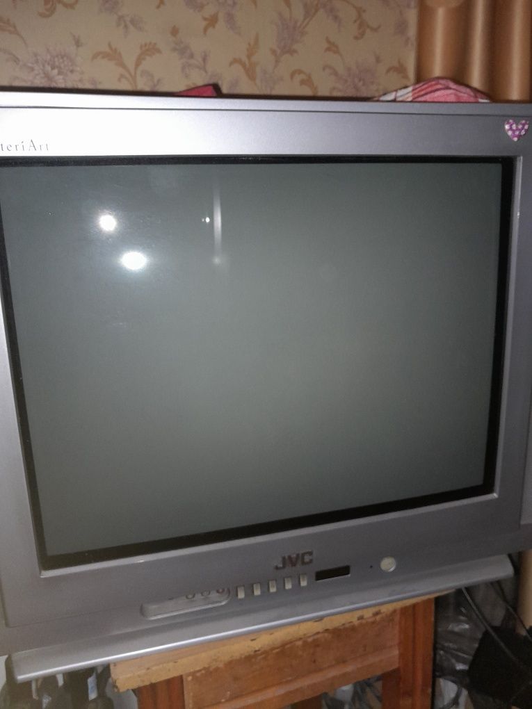 Продам  телевизор JVC