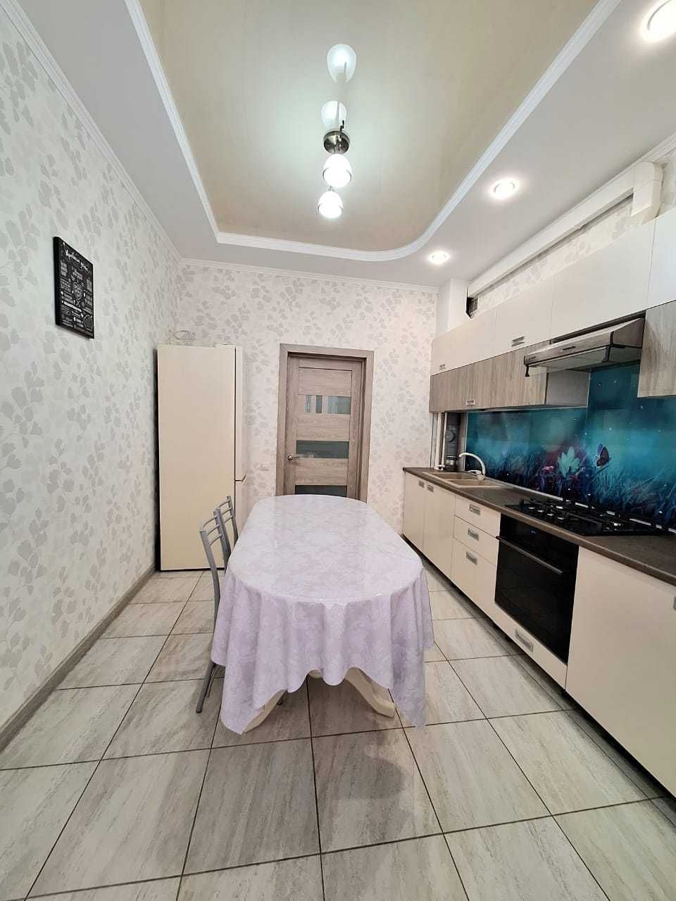 Продаётся 3 комн. квартира, район памятника Маншук Маметовой