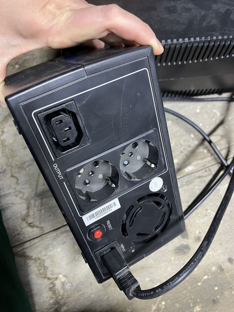 ИБП (UPS) APC Back-UPS 500