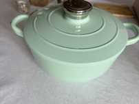 Чугунный казан фирмы Smeg в цвете мята