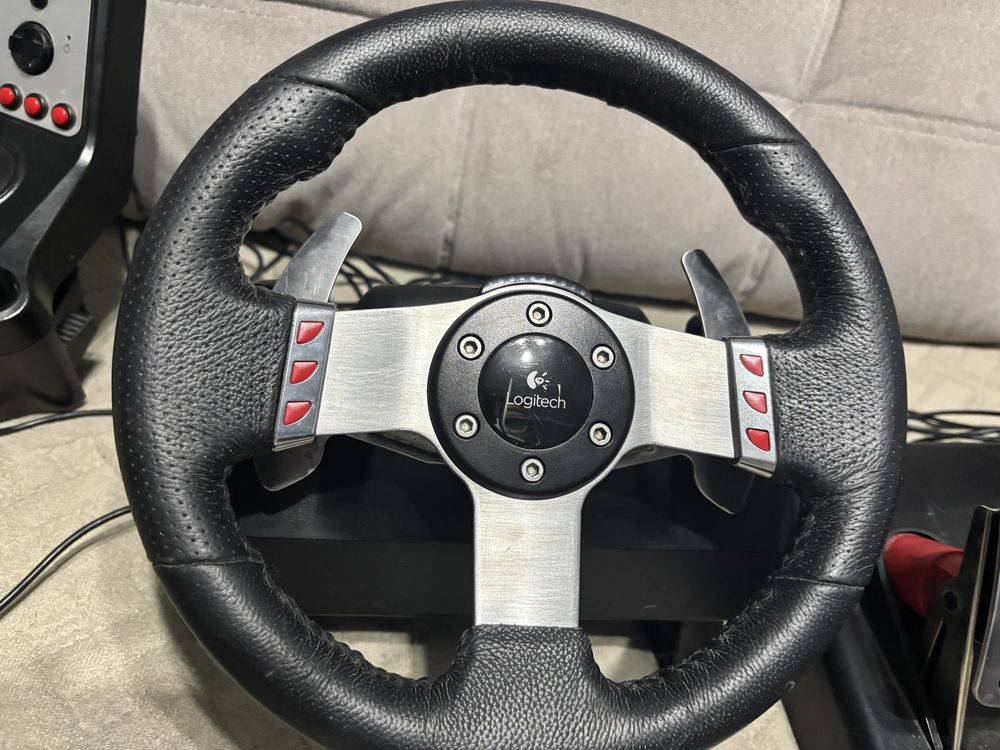 Продам руль Logitech G27