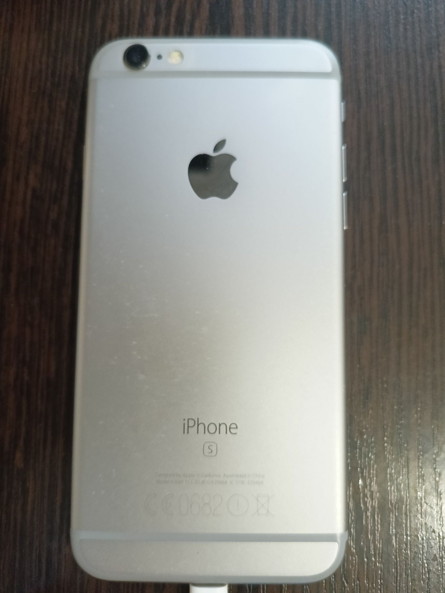 Айфон 6s б/у в хорошем состоянии