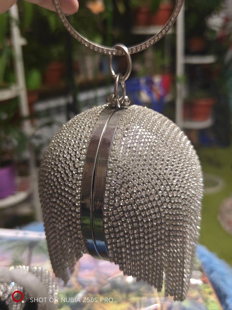 Сумочки вечерние
