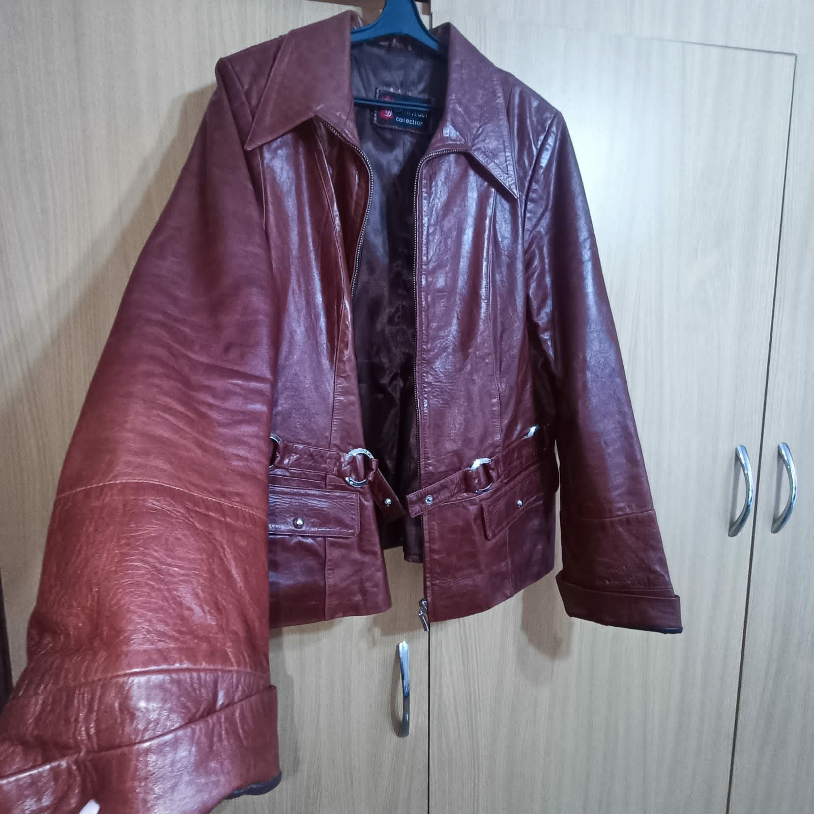 Продам женские вещи. Натуральную Турецкую дублёнку,куртку и пиджак