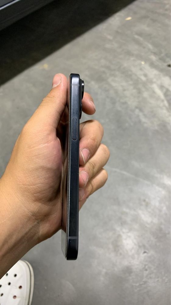 Iphone 15 на гарантии