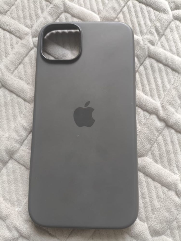 Iphone 15 plus 128 черный на гарантии