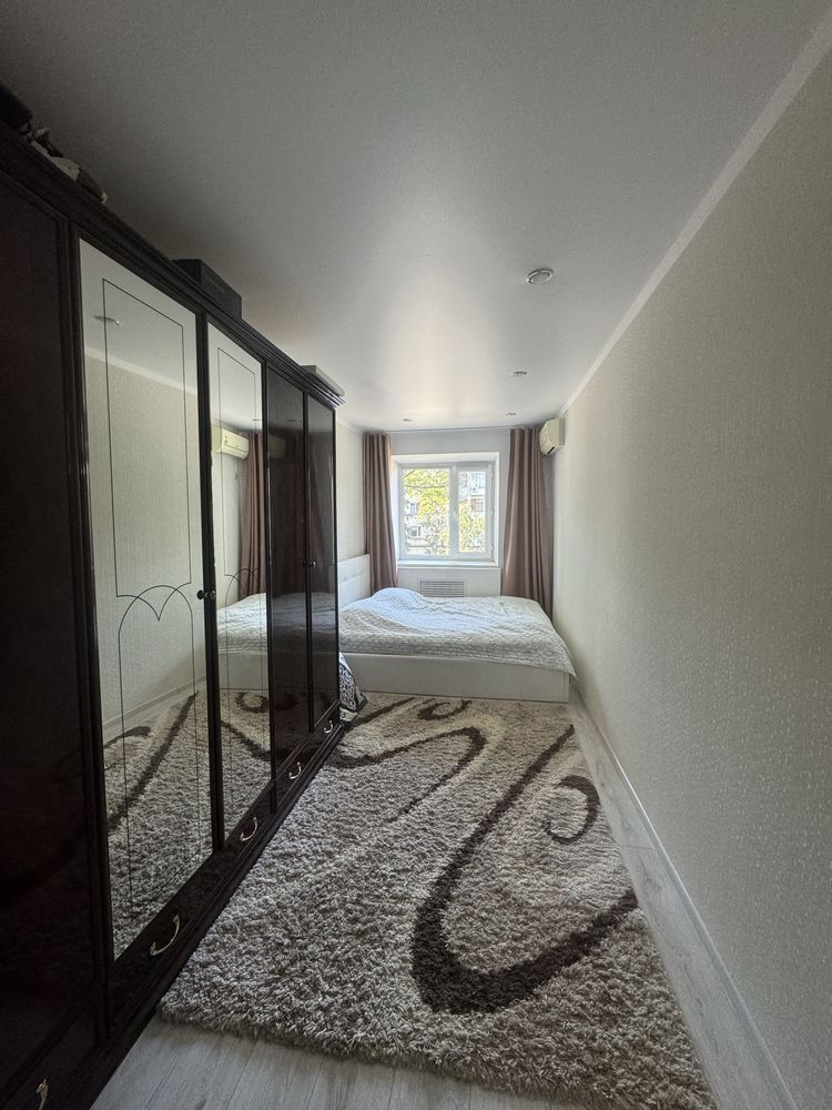 Продам 3-комнатную квартиру в центре