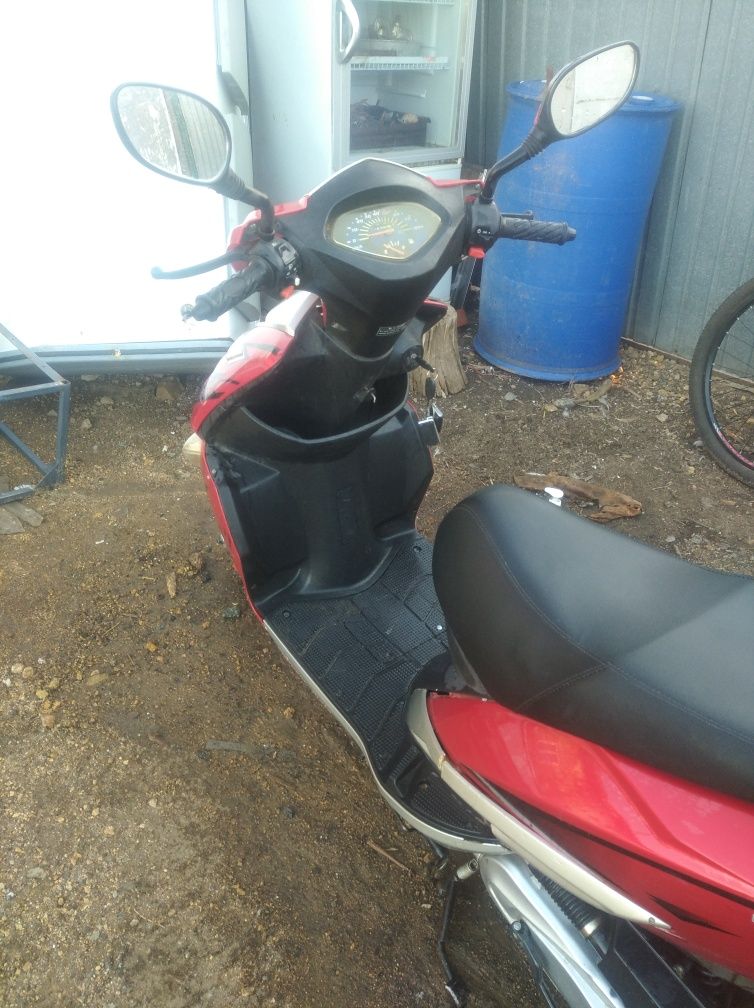Продам скутер на ходу