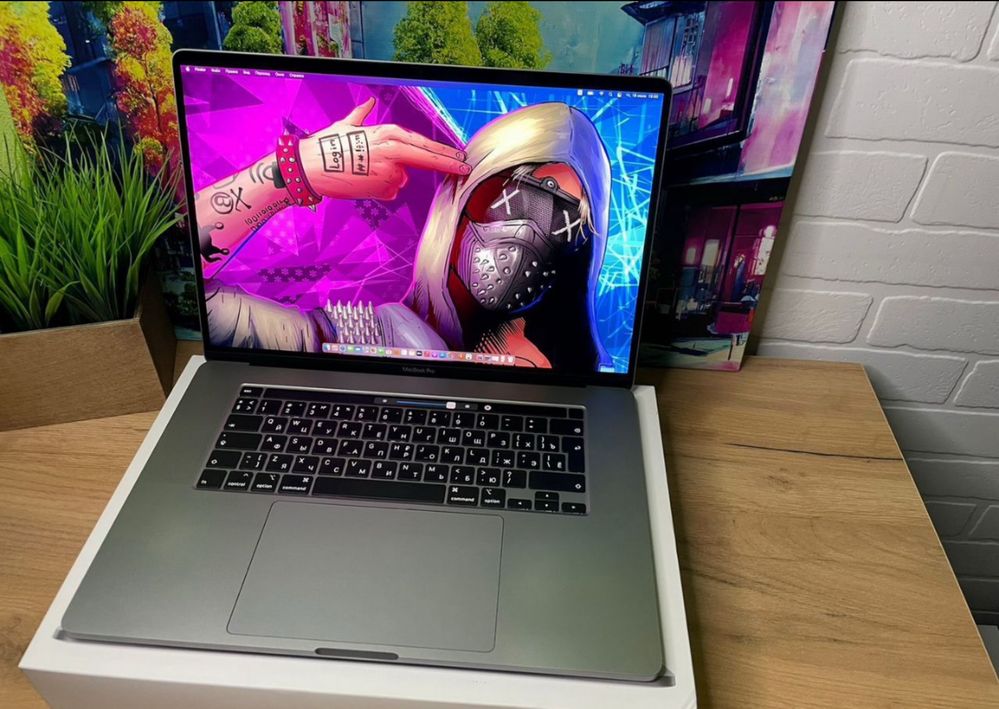 Macbook PRO 16 2019 RAM 64 GB Video 8 GB SSD 4 TB
