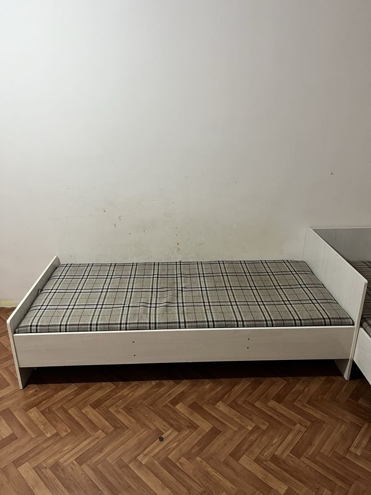 Кровать продам срочно