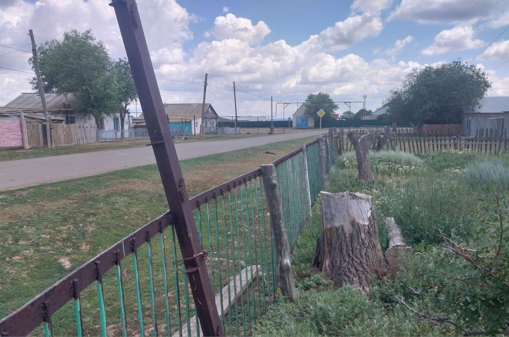 Уй сатылады мал устауга ынгайлы жайыктын жагасы