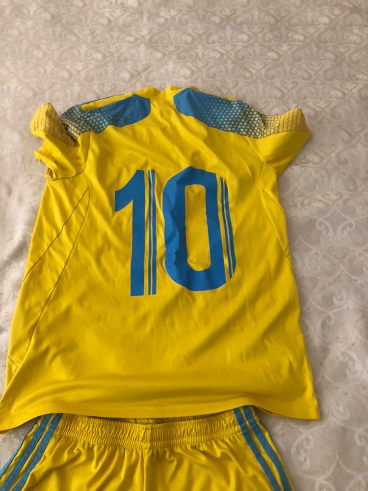 Продаю форму ФК Астана