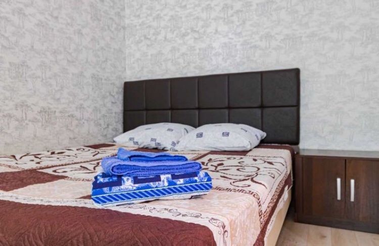 Посуточно квартира. 11 мкр. Актобе Ажары. Космос. 8 мкр. Батыс 2