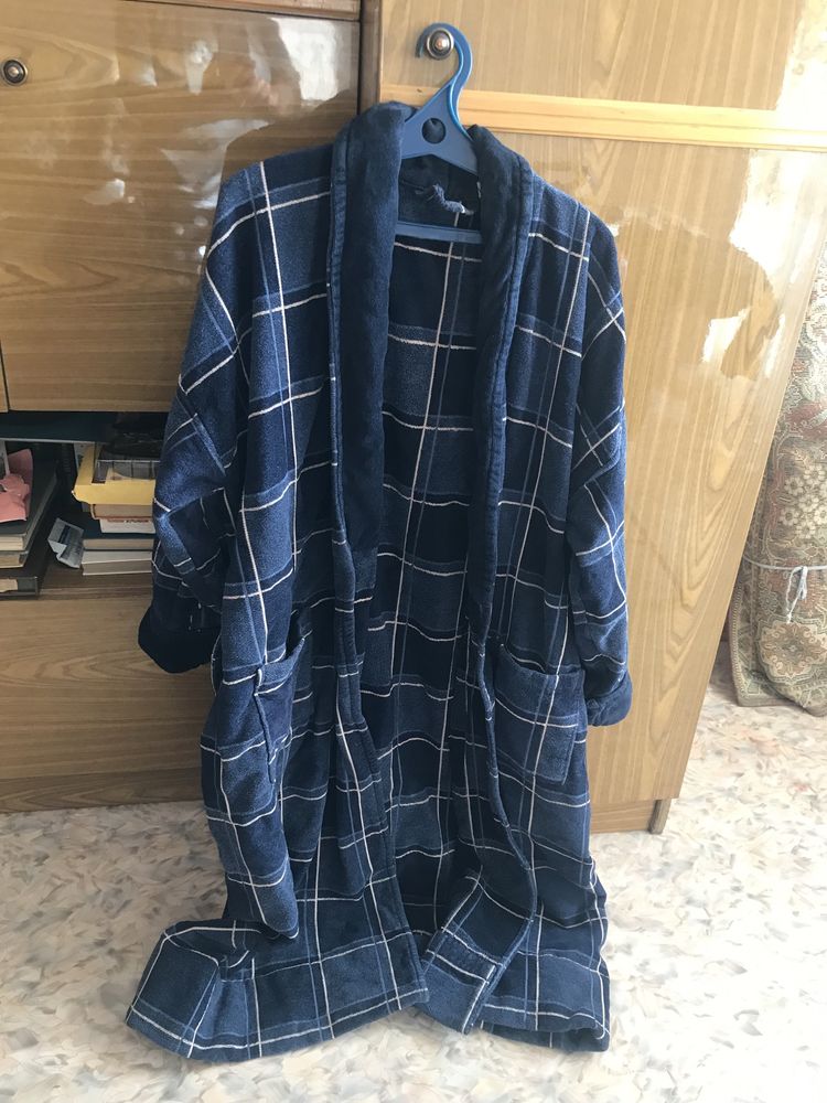 Продаю джинсы женские  Кардинал, халат махровый