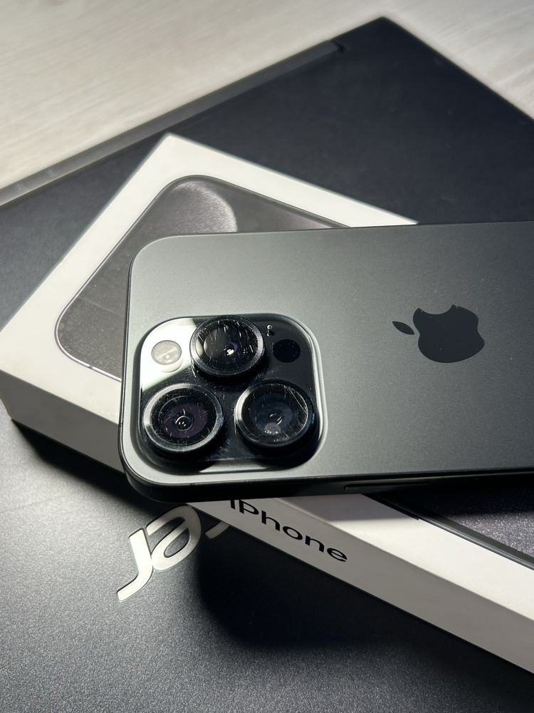 Iphone 15 pro black titanium