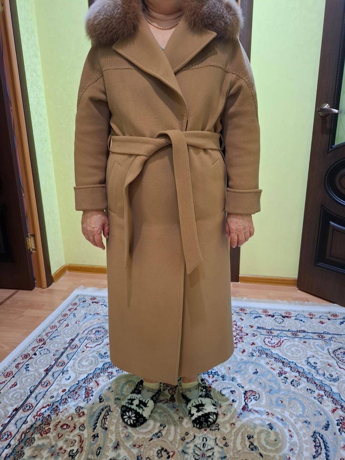 Пальто женское продается