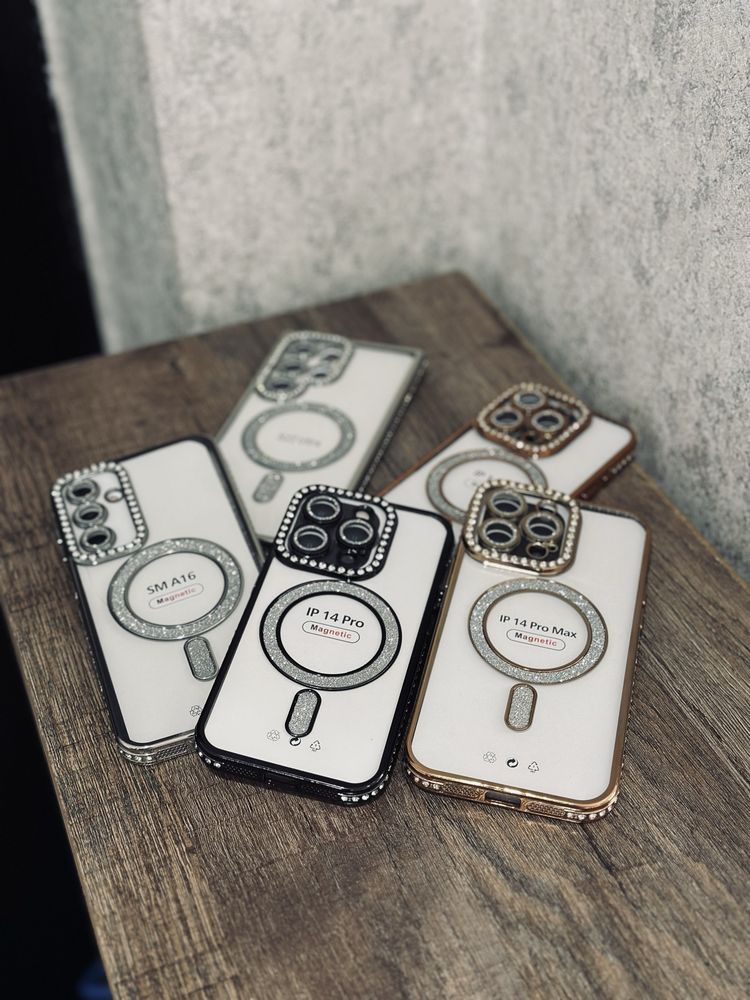 Новые чихлы со стразами для Iphone, android