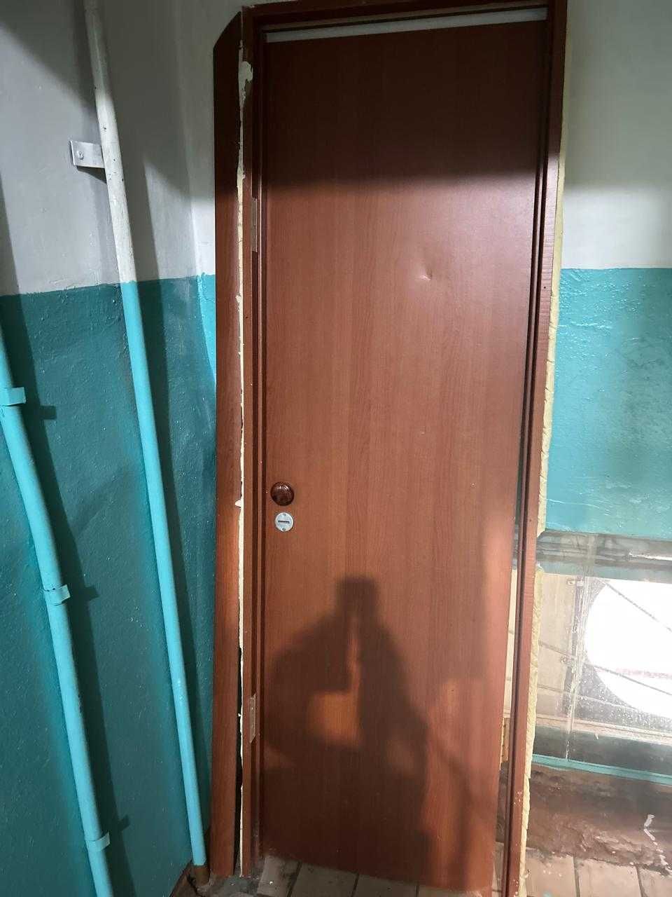 Отдам даром полку и дверь