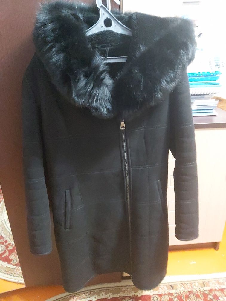 Продам зимнюю дубленку женскую