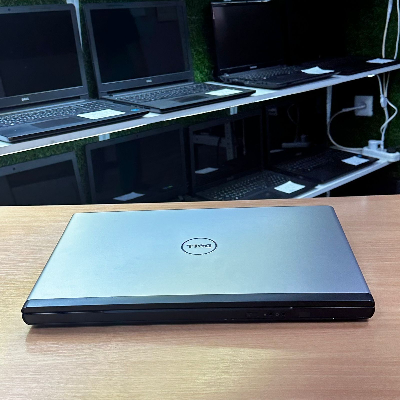 Ноутбук для офиса DeII Core i3/ОЗУ 4Gb/SSD 120Gb + Win 10 и Office 19
