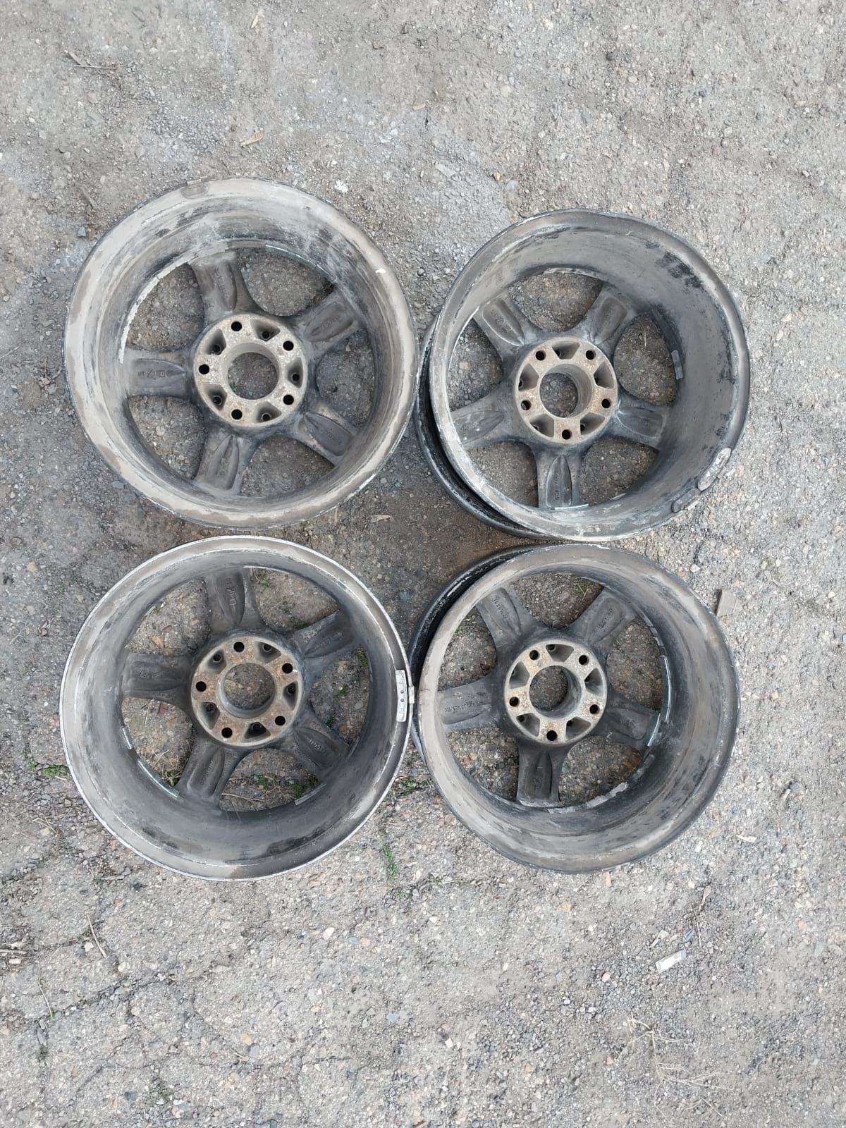 4 диска R15 на BMW. Торга нет.