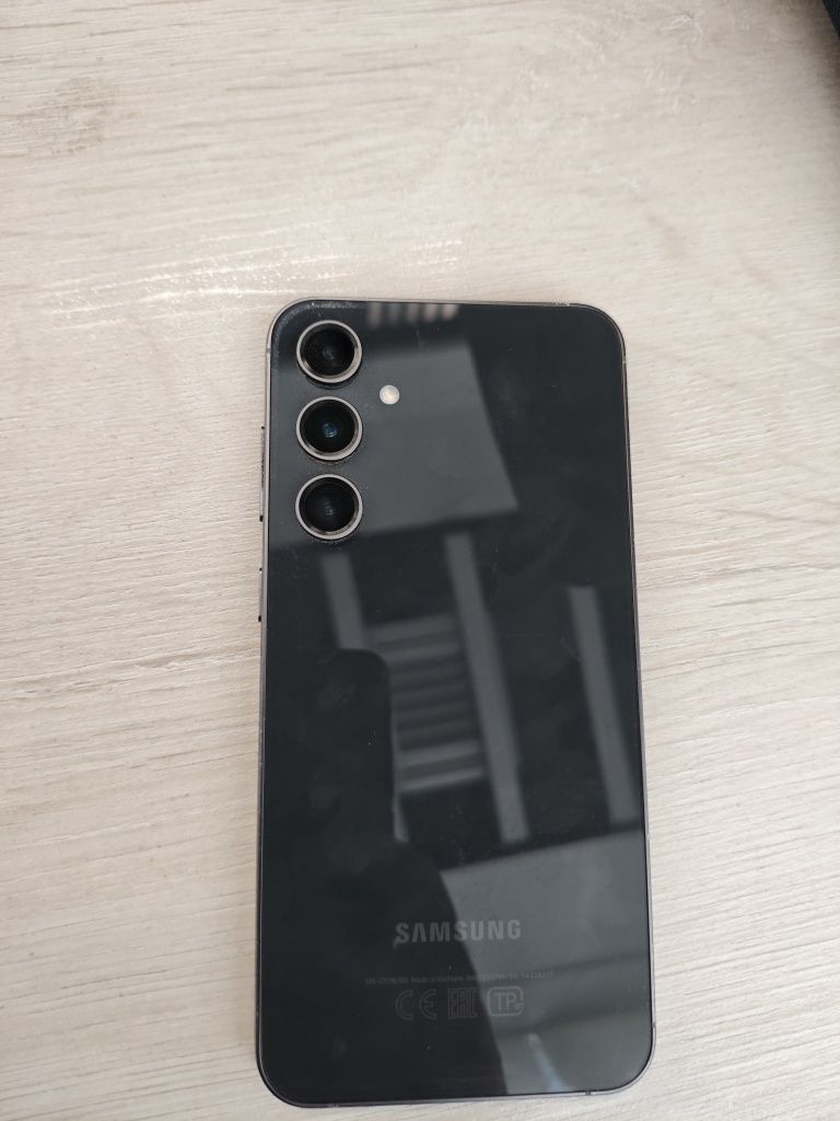 Samsung S23FE очень хорошо снимает