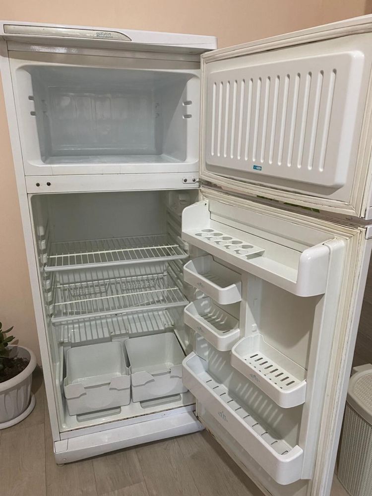 Продам холодильник