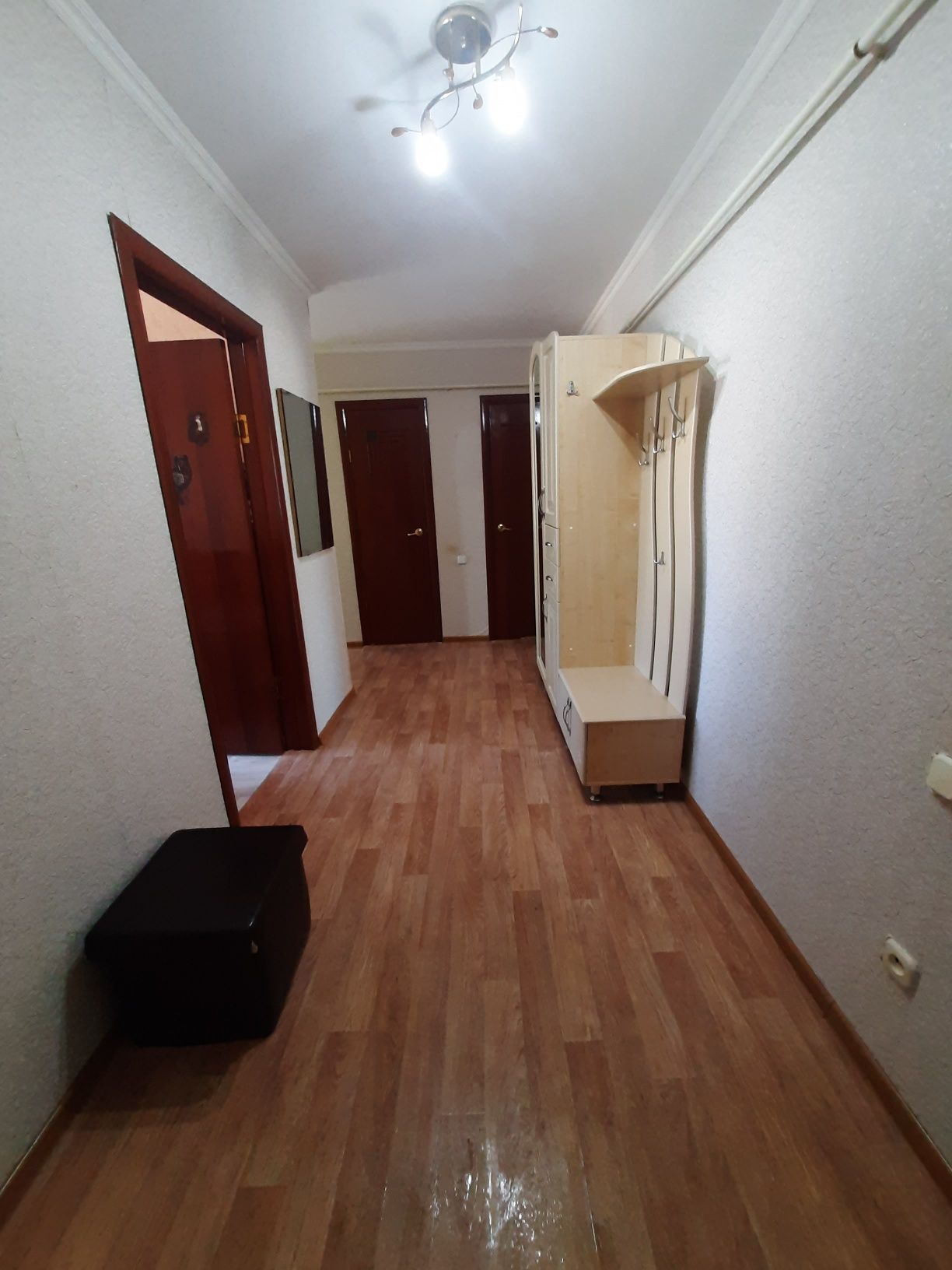Продам 2-х  комнатную квартиру в 11 мкрн 1а дом 1 этаж