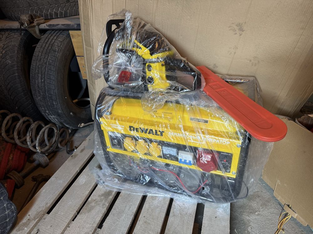 Бензиновый электрогенератор и бензопила DeWALT абсолютно новые