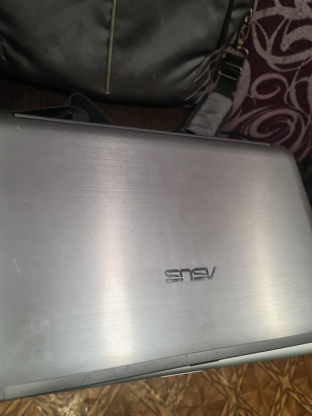 Продам шустрый ноутбук asus i3 сумка мышка