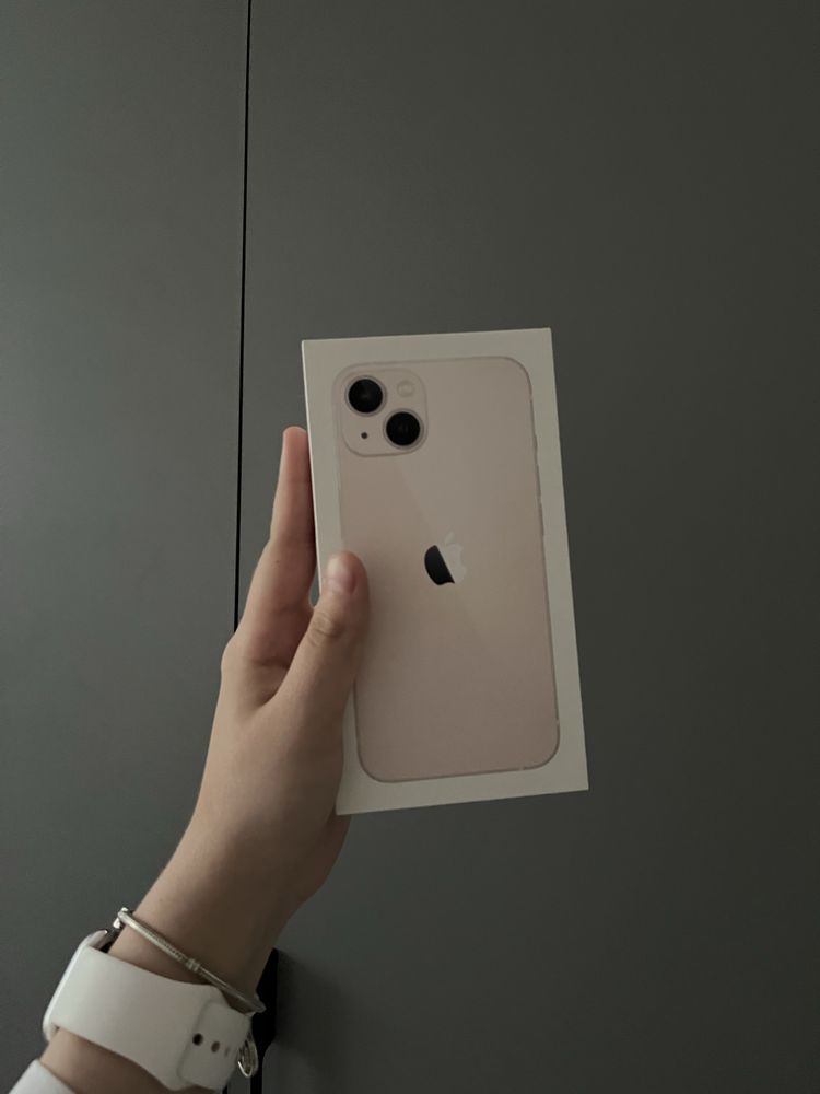 iPhone 13 в идеальном состоянии
