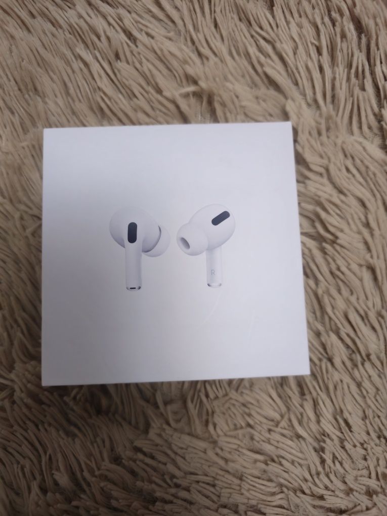 Apple AirPods Pro (1го поколения)