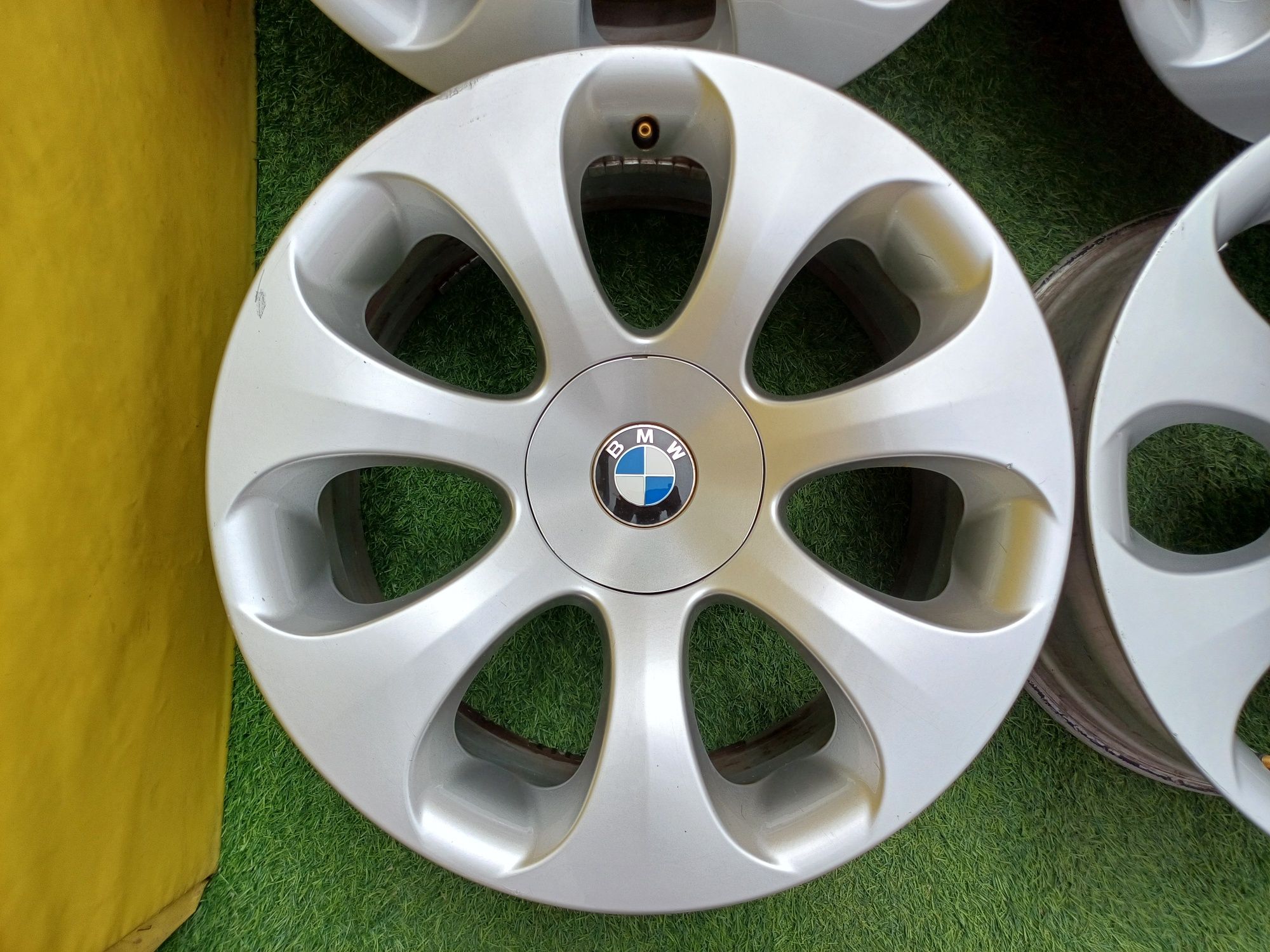 Диски R19 5х120 на BMW разноширокие.