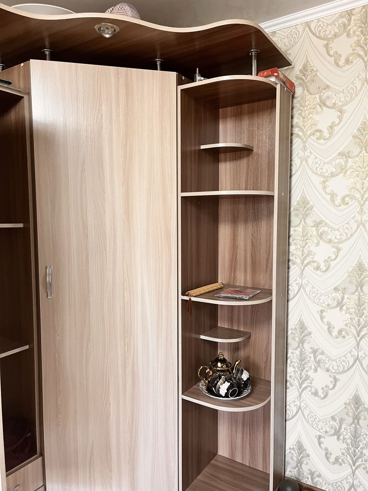 Продам шкаф угловой