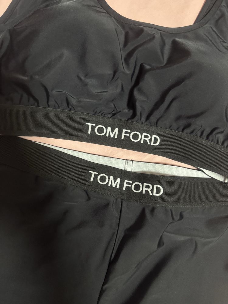 Двойка Alexander Wang и черная двойка Tom Ford