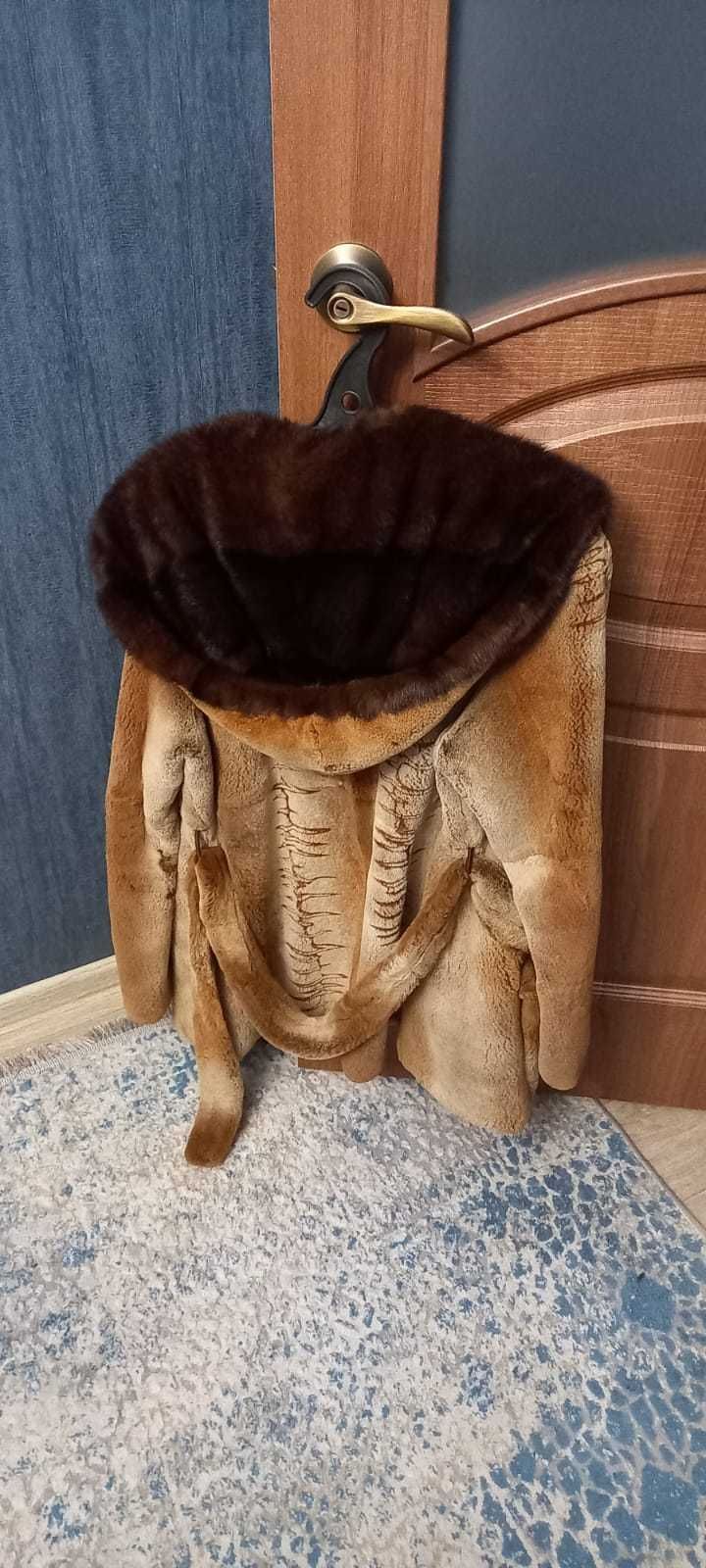 Шуба из стриженного бобра с норкой