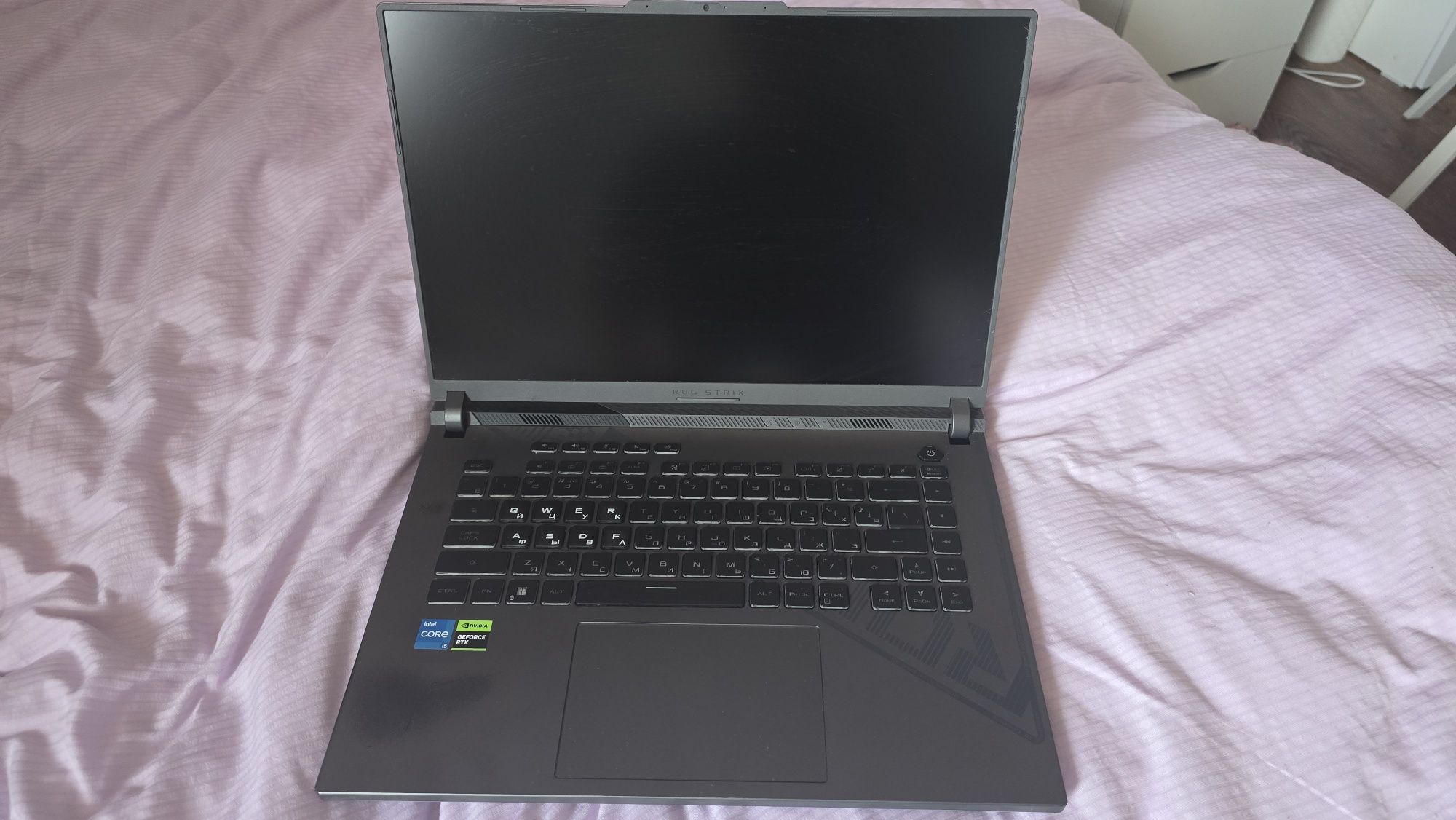 Asus rog strix g16