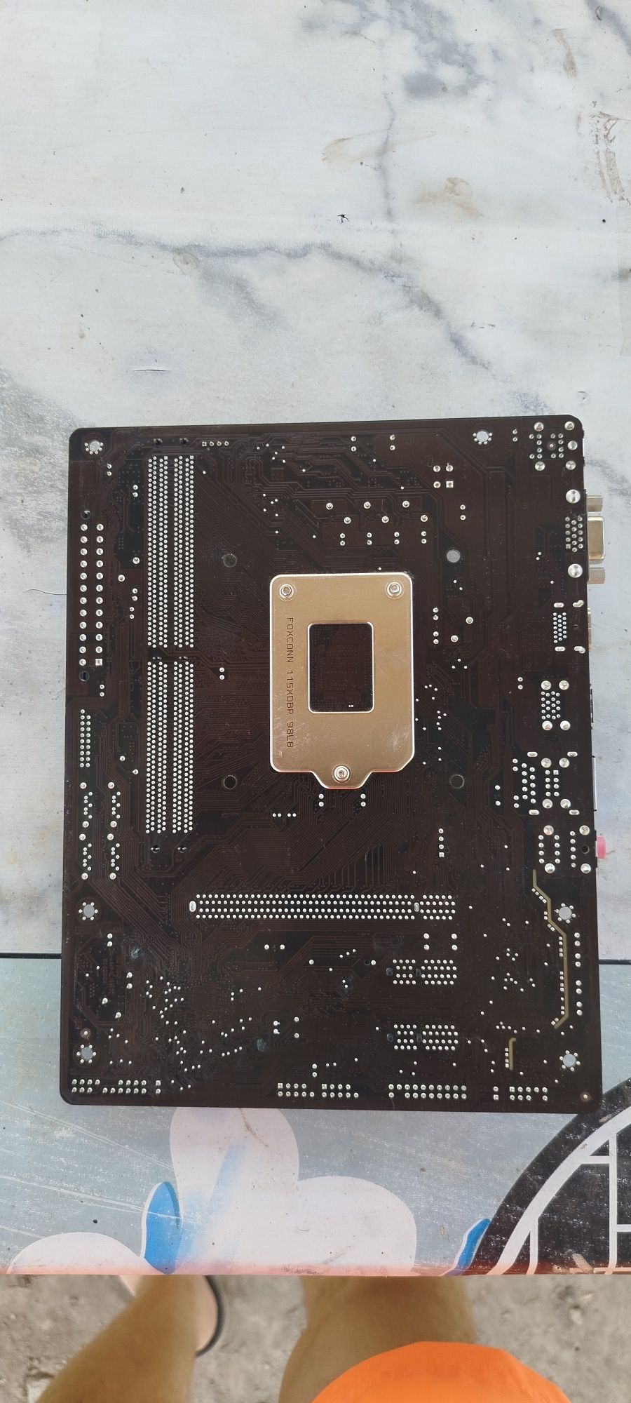 Продаю материнскую плату Gigabyte GA - H110M - H
