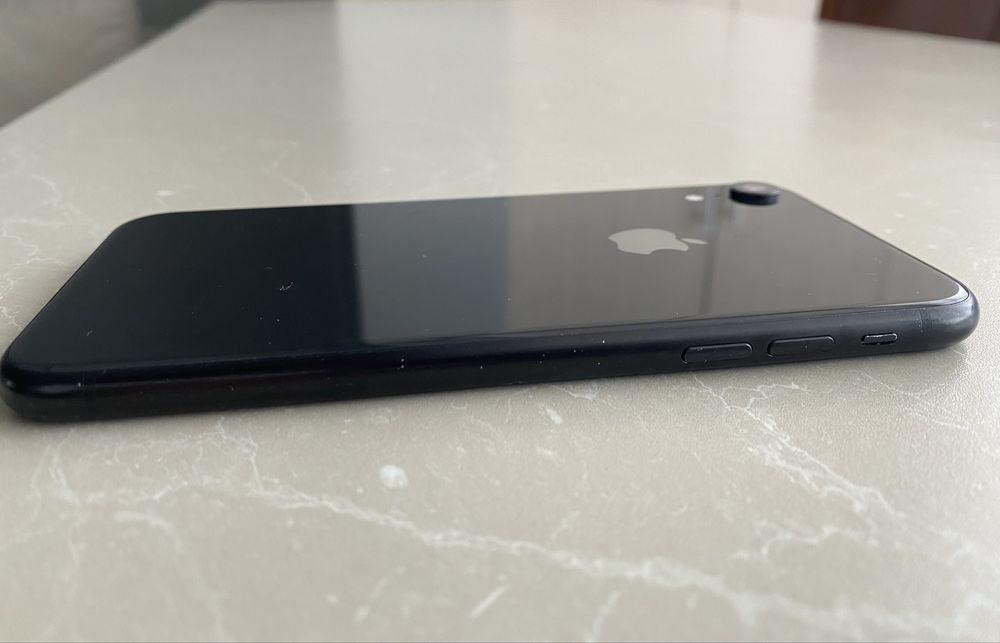 iPhone XR 64GB.