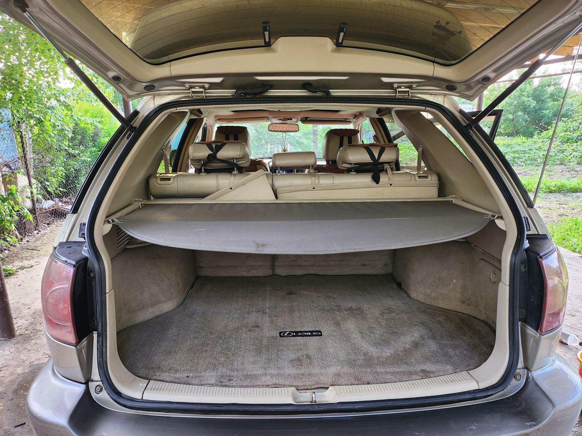 Продам машину lexus rx300