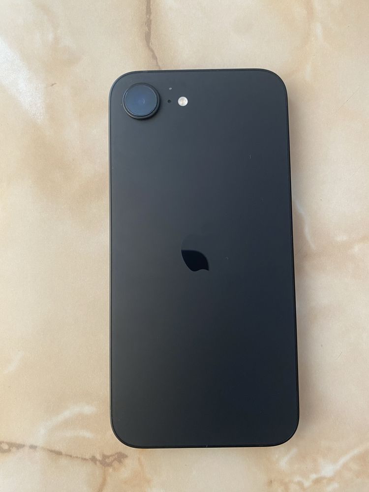 Iphone 16 e в новом состоянии