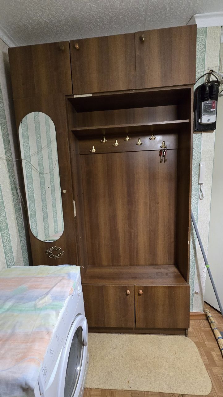 Продам прихожую, б/у