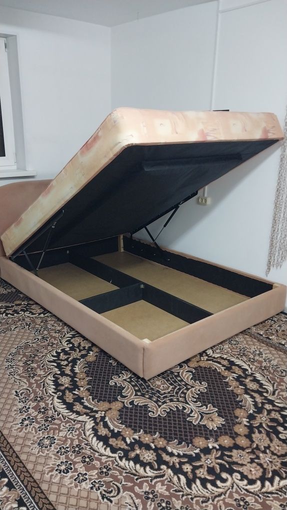 Продам кровать 140