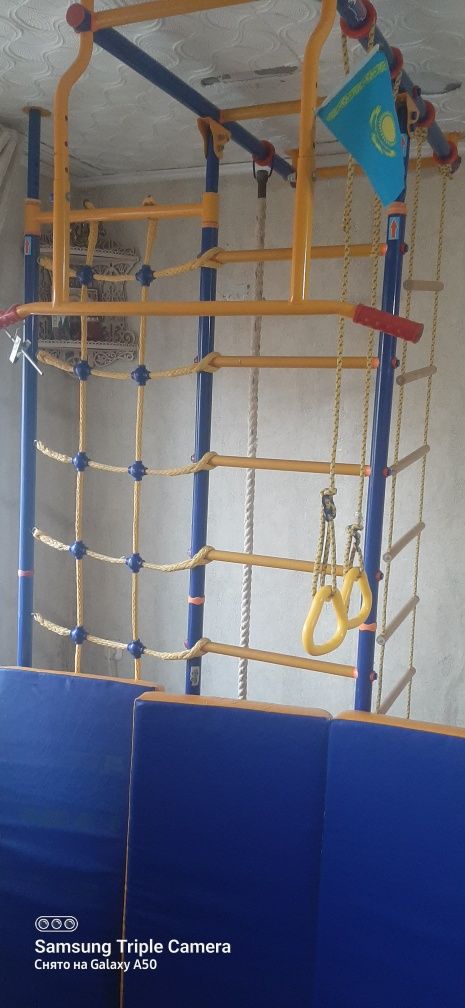 Продам детскую спортивную лестницу. лестницу.